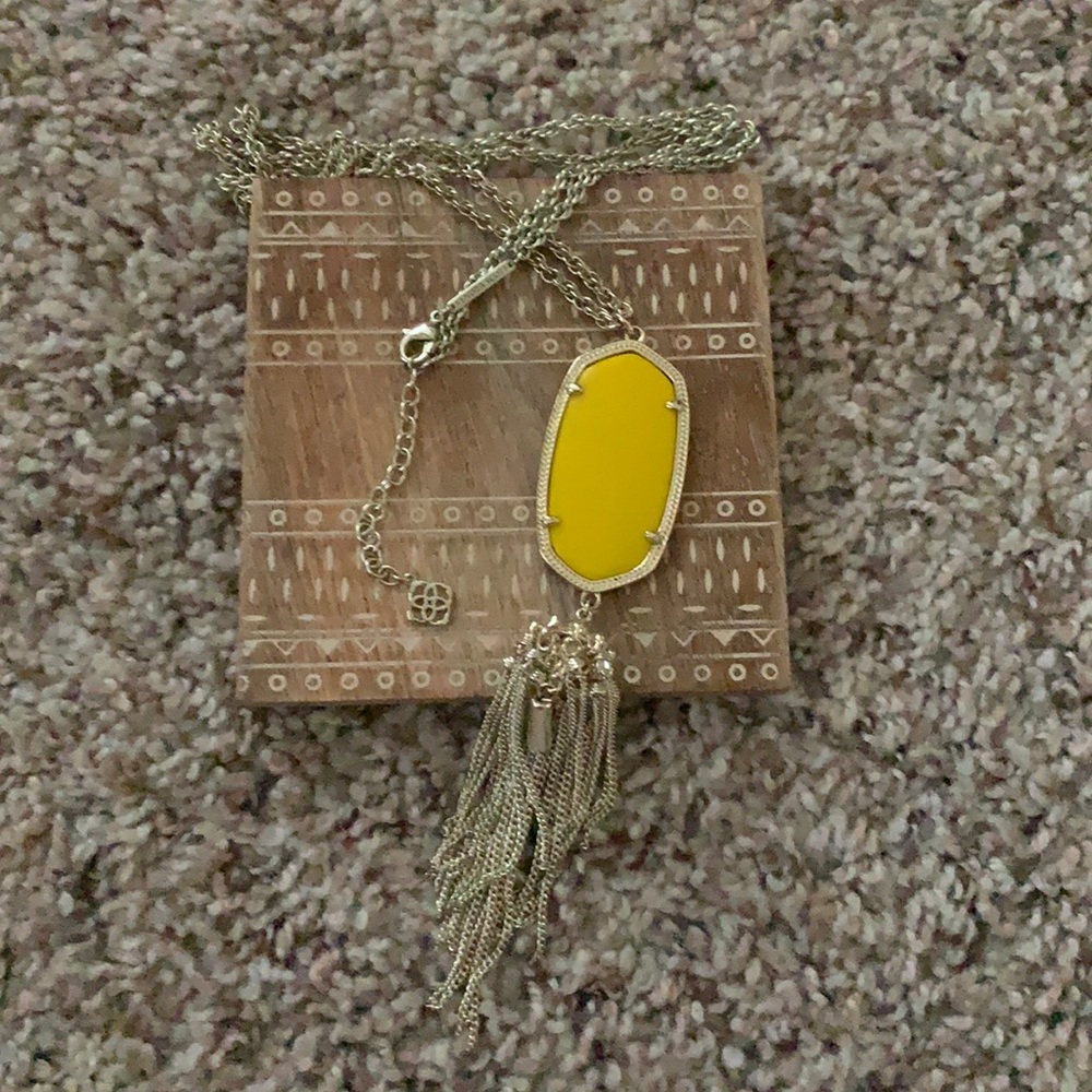 Kendra Scott pendant necklace